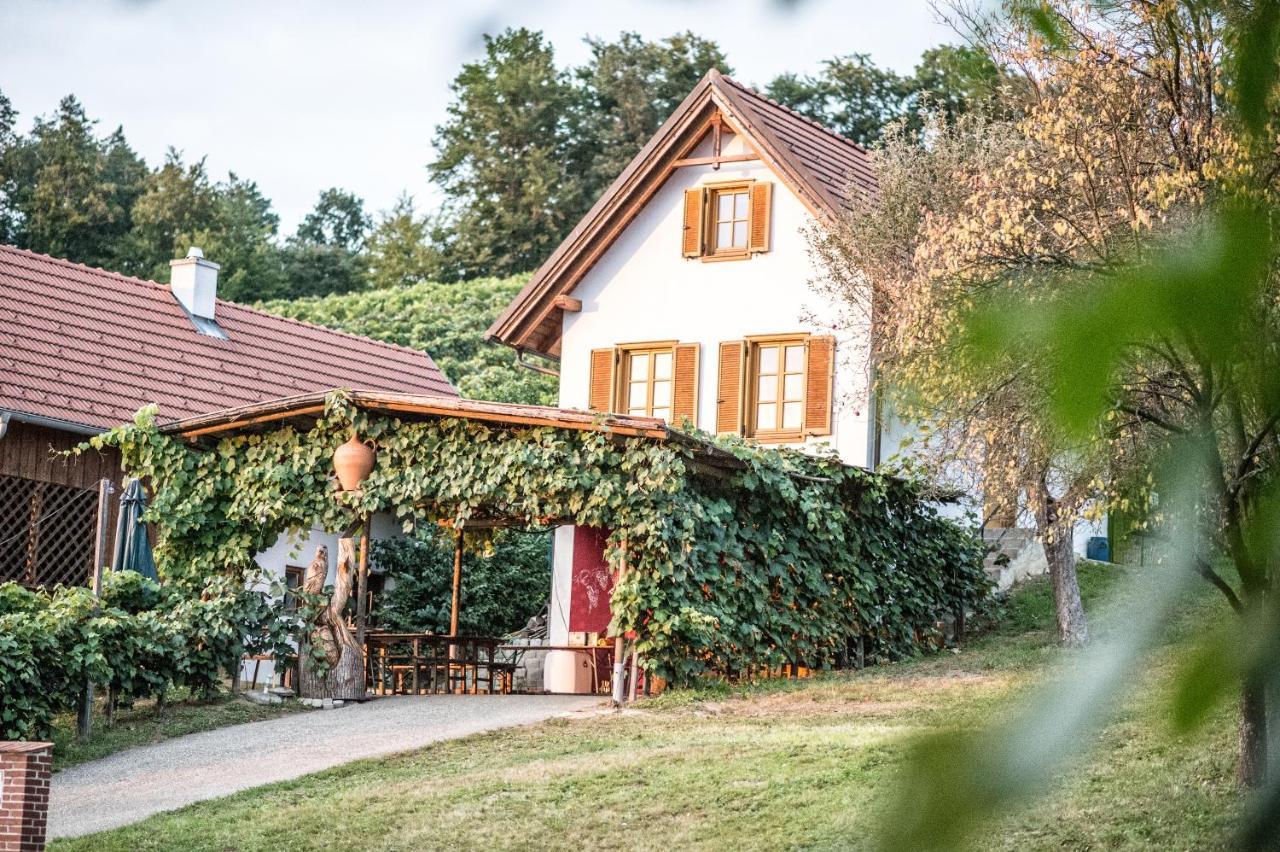 Wiener Kellerstoeckl - Das 13Er Eltendorf Bagian luar foto
